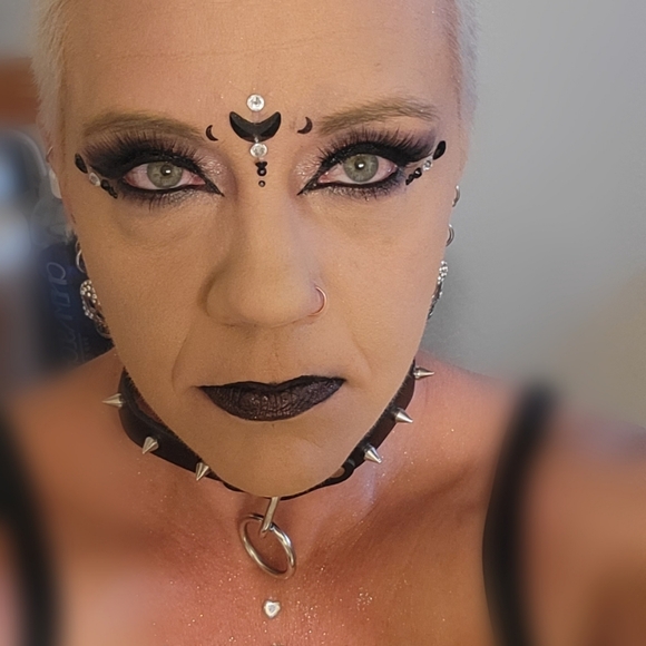 Meet your posher - Picture 4 of 5